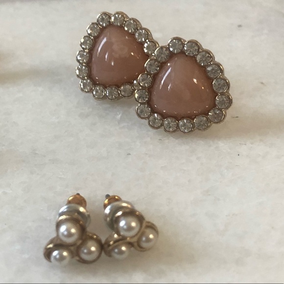 🔥SALE - any 4/$20. Costume Earrings - Picture 3 of 3